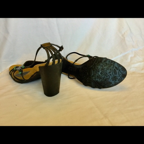 Kenneth Cole Reaction Sandal size 8 - Picture 3 of 3